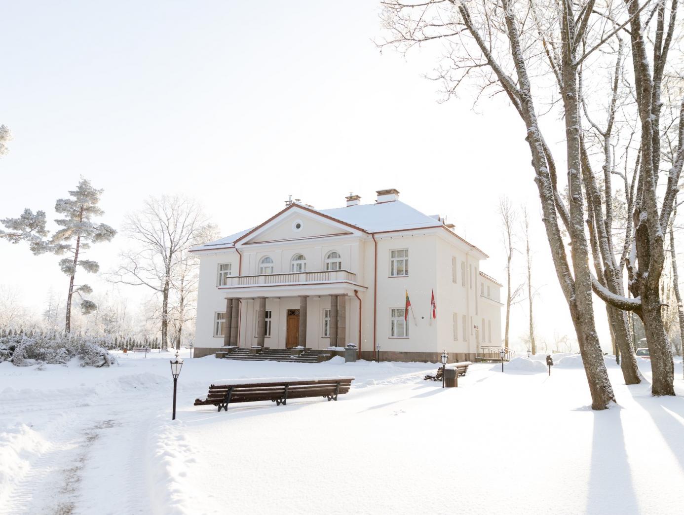 Lietuvos pilys ir dvarai kviečia švęsti kartu: kur praleisti ilgąjį savaitgalį?