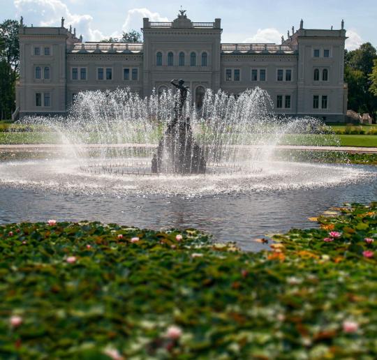 dvarai Vakarų Lietuvoje