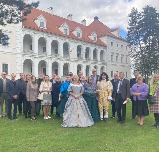 Lietuvos pilių ir dvarų asociacijos susirinkimo Biržų pilyje akimirkos 