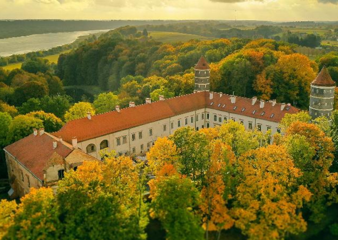 Lietuvos dvarų parkų paveldas – nepamirštamiems rudens pasivaikščiojimams