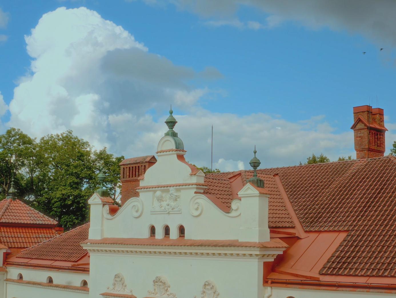 Birželis - kelionių po dvarus metas: susitikime Lietuvos pilių ir dvarų menėse ir soduose 