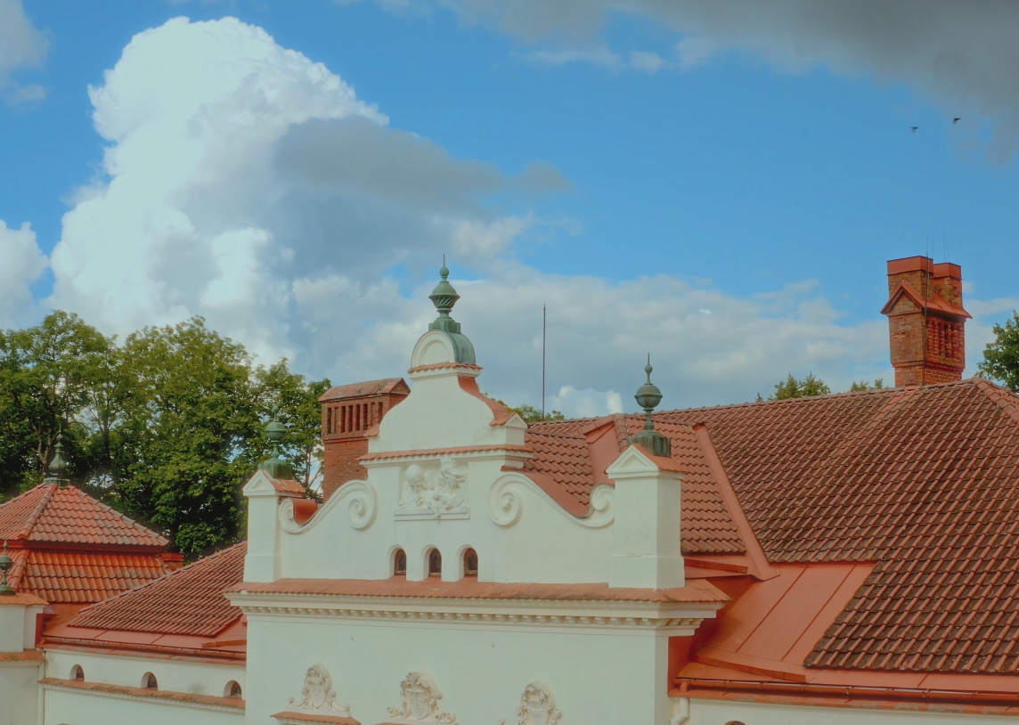 Birželis - kelionių po dvarus metas: susitikime Lietuvos pilių ir dvarų menėse ir soduose 