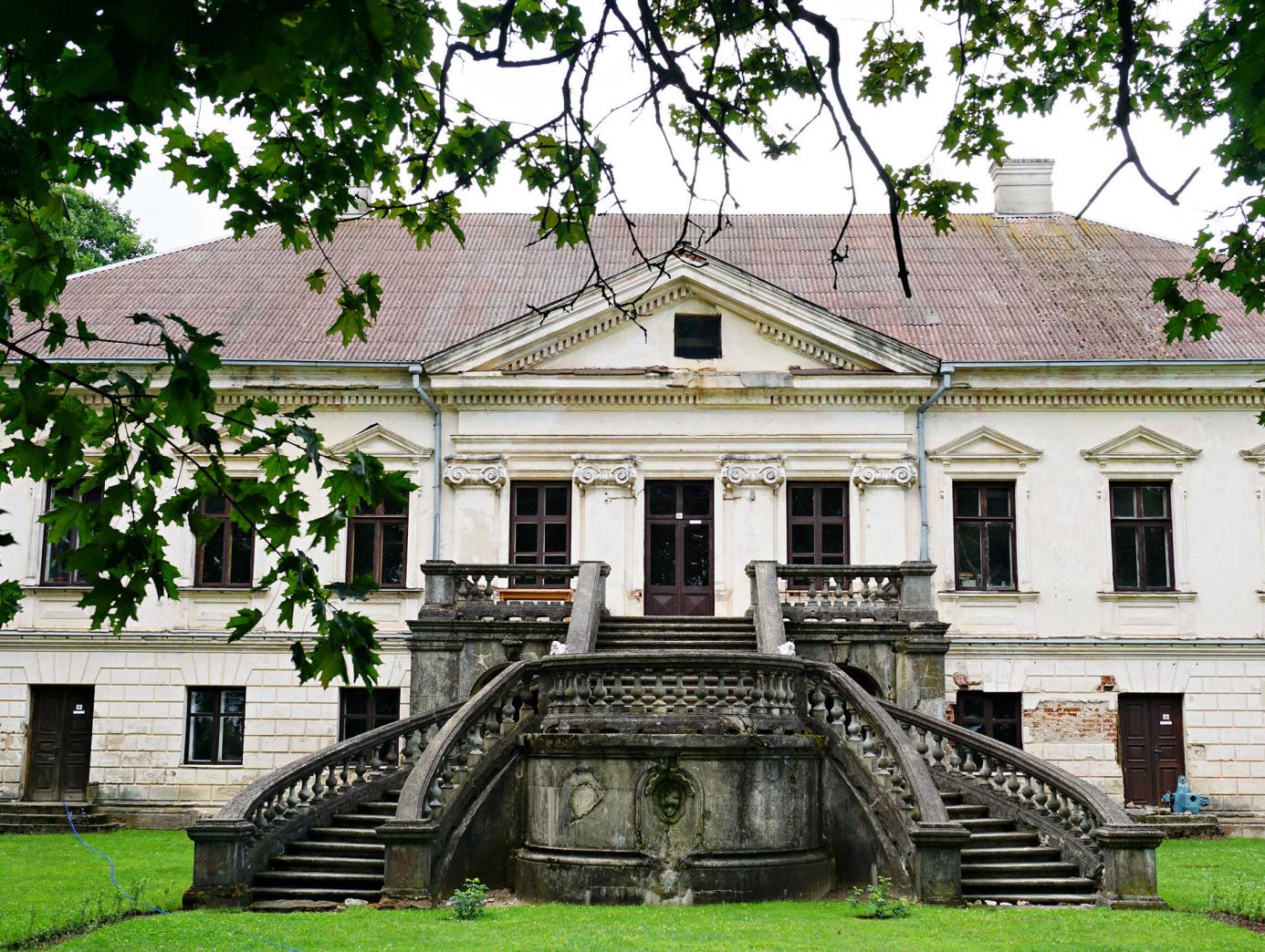 Atgaivinamuose Lietuvos dvaruose ir pilyse - jaukūs rudeniški susitikimai, pažintis su senąja fotografija