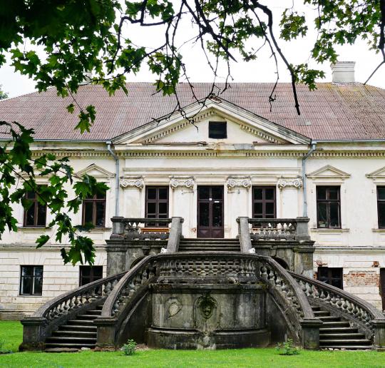 Atgaivinamuose Lietuvos dvaruose ir pilyse - jaukūs rudeniški susitikimai, pažintis su senąja fotografija