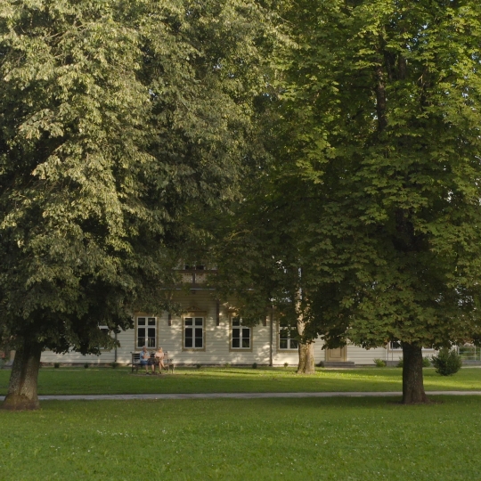 0008_kursenu_dvare_lietuvos-piliu-ir-dvaru-asociacijos-fotografija_1752252318-b799ef3e9170dfaede4c01afe2f145d7.jpg